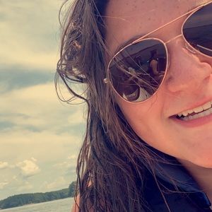 Meet your Posher, Ava